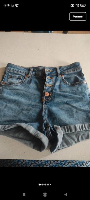 Très beau short jeans e13