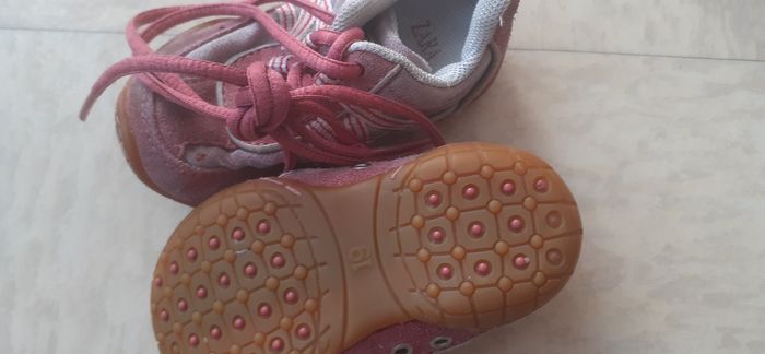 Une paire de chaussures sport   fille - photo numéro 4