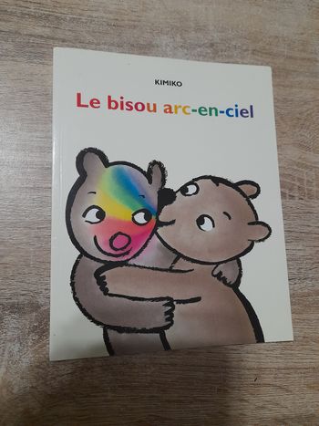 Livre le bisou arc en ciel
