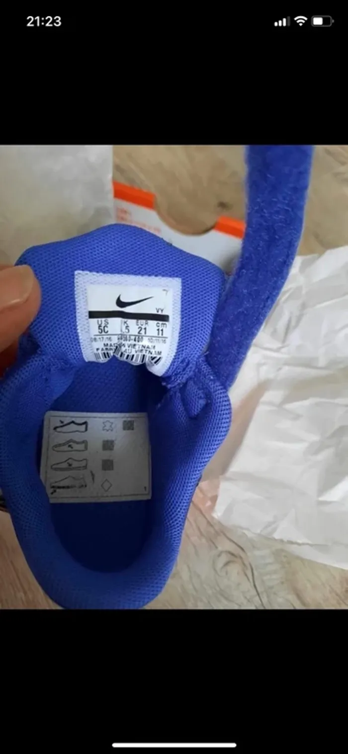 Baskets Nike bleue très bon état avec carton - photo numéro 6