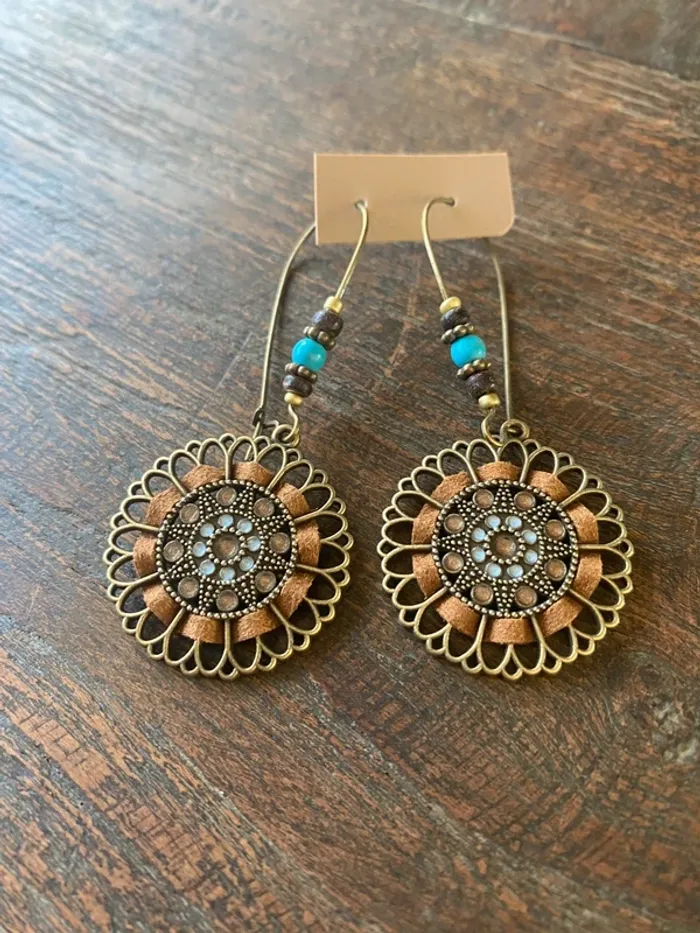 Magnifiques boucles d’oreilles colorées avec fleurs - photo numéro 5