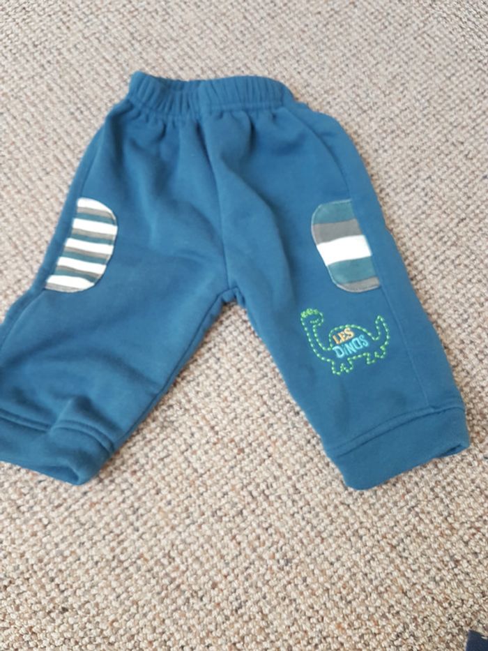 Jogging Pantalon sweat neuf sans étiquette taille 6 mois - dinosaure - photo numéro 2