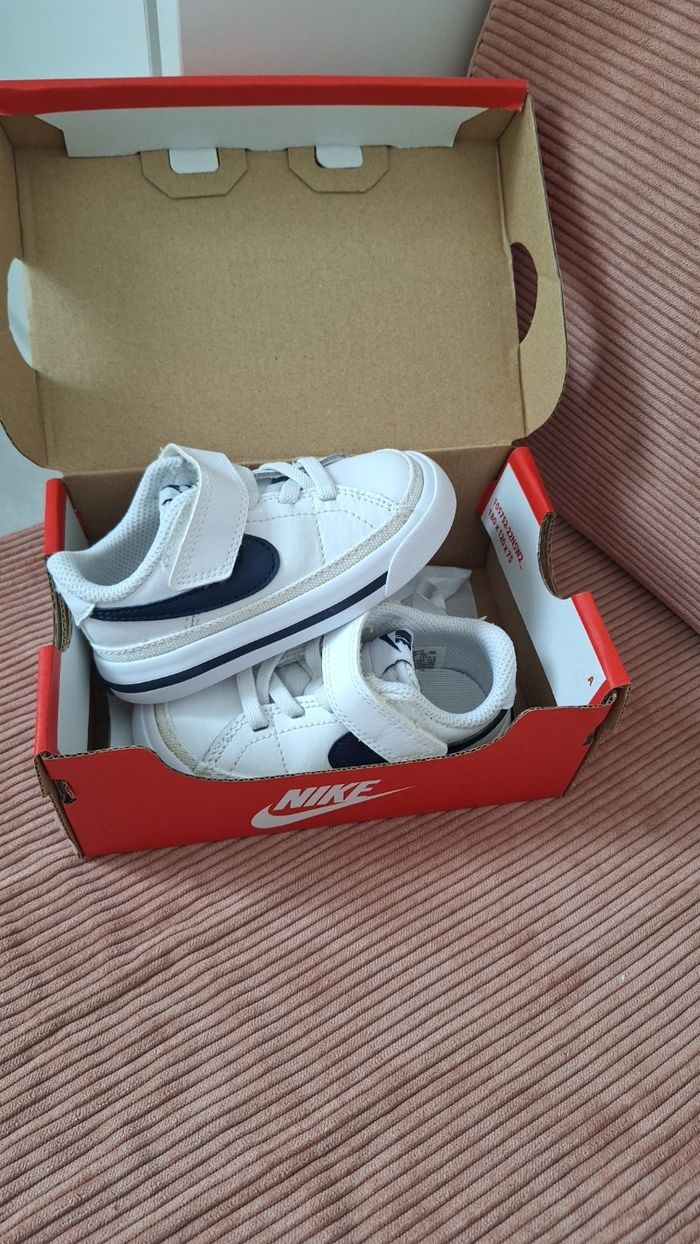 Baske nike court legacy bébé taille 21 - photo numéro 1