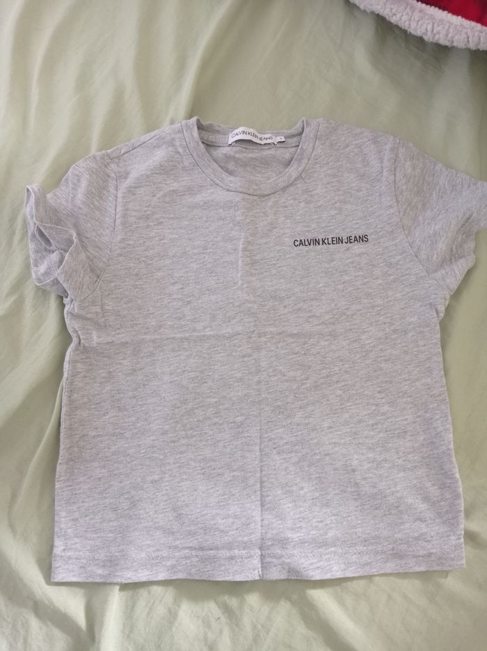 Tee shirt Calvin Klein 4 ans