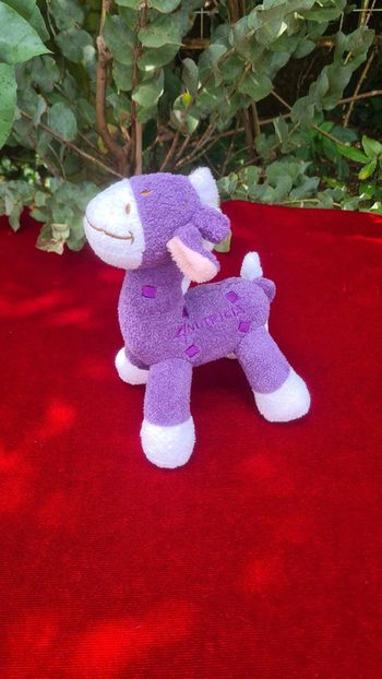 Doudou Girafe violet et blanc Nutricia