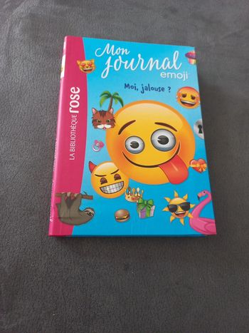 Livre blibliotheque rose mon journal emoji