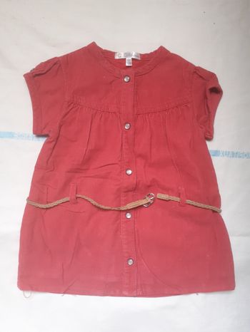 Robe framboise avec ceinture lacée
