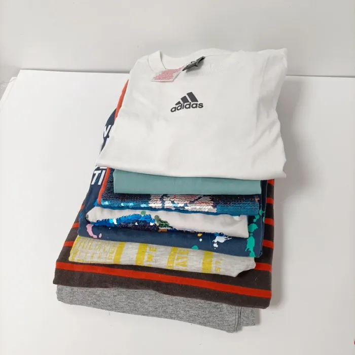 Lot 9 vêtements garçon 8 ans : Adidas, Puma, t-shirts, manches longues et jogging LOT023