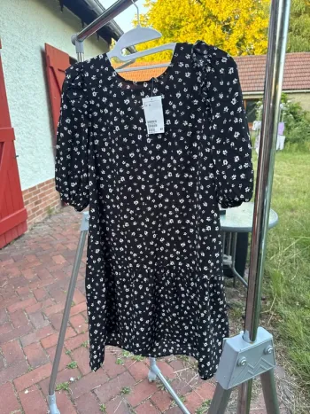 Robe été h&m neuve avec étiquette taille XS /S/M