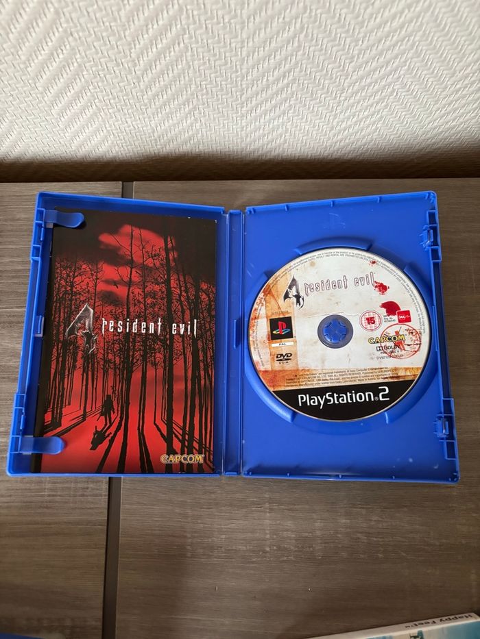 Résident Evil PS2 - photo numéro 2