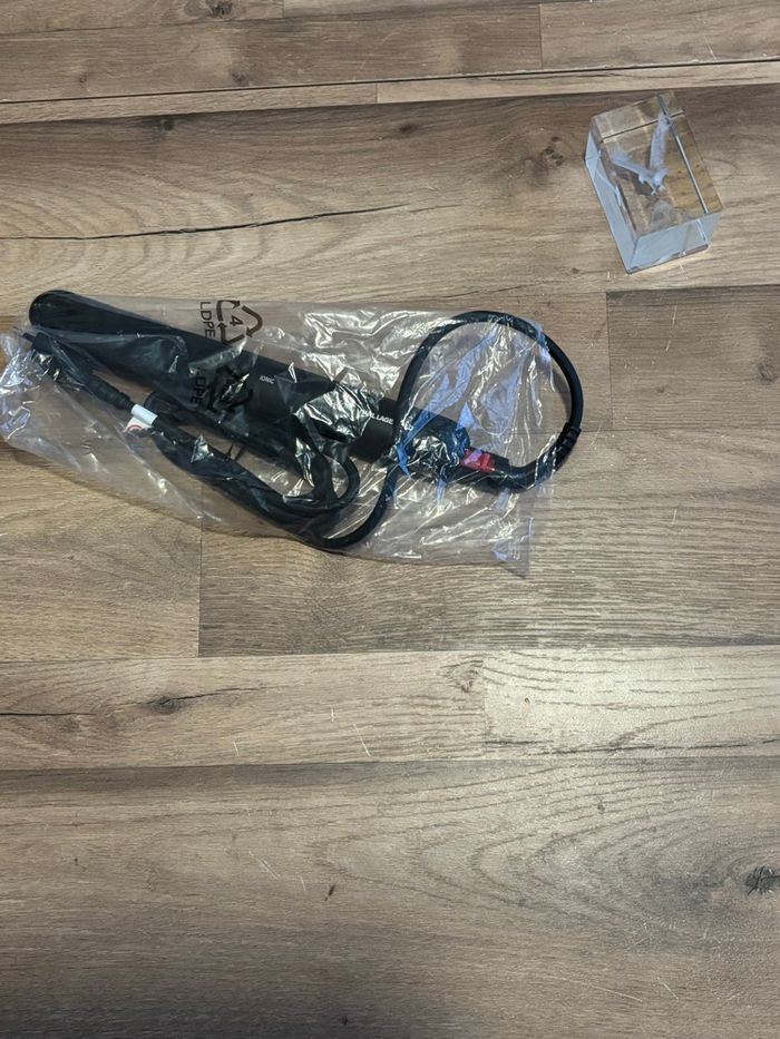 Je vend un lisseur neuf sans étiquette - photo numéro 3