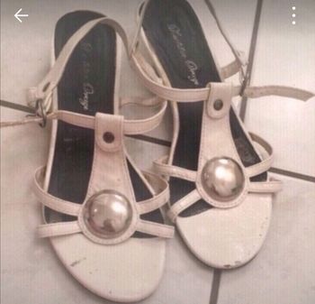 Sandales blanches petits talons