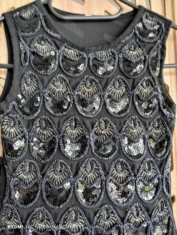 🖤 Robe Noire à Sequins – Taille 4 ans – Boutique Indépendante 🖤 - photo numéro 3