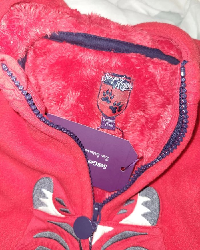 Gilet rouge neuf avec capuche - motif tigre 🐯 - photo numéro 4