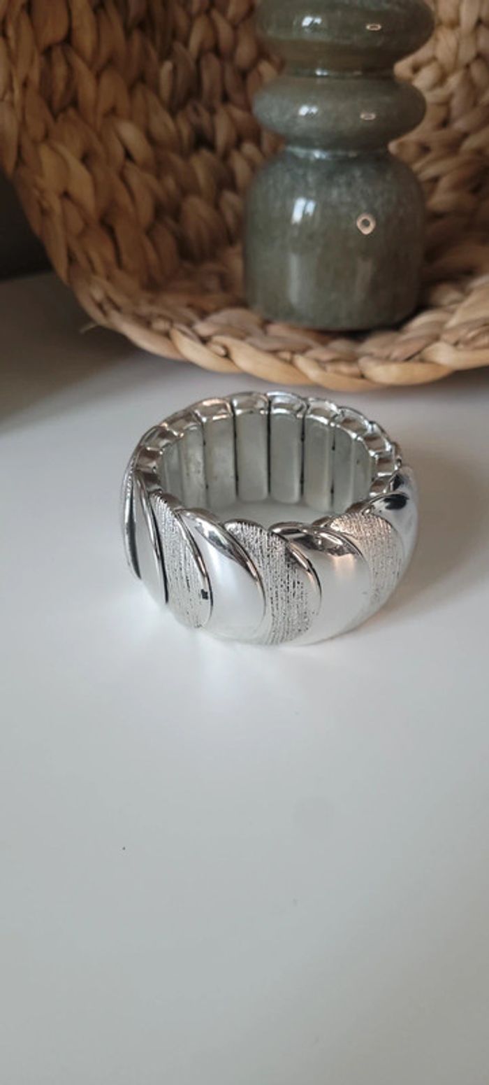 Joli bracelet manchette argenté