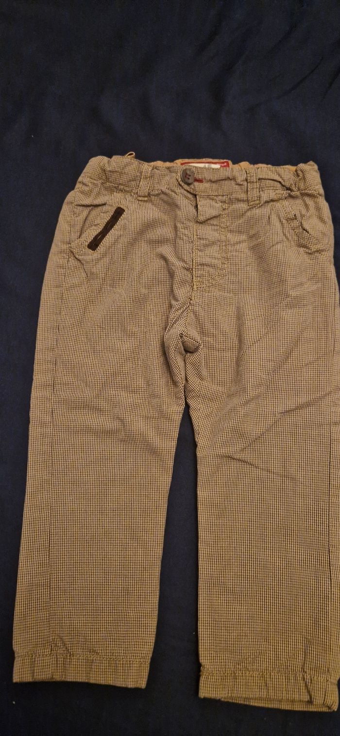 Vend pantalon bebe moutarde