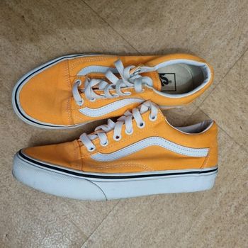 baskets VANS taille 36 . 5