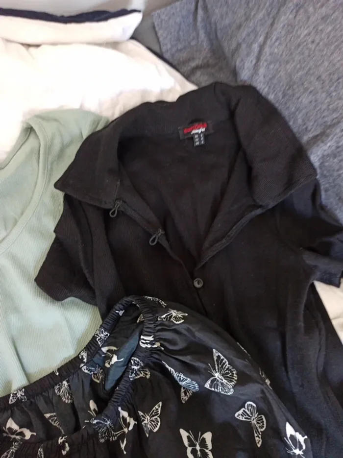 Lot de 11 vêtements femme taille S (lot 4) - photo numéro 7