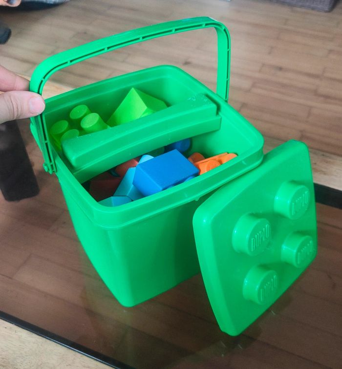 Seau plein de Blocs de constructions - photo numéro 9