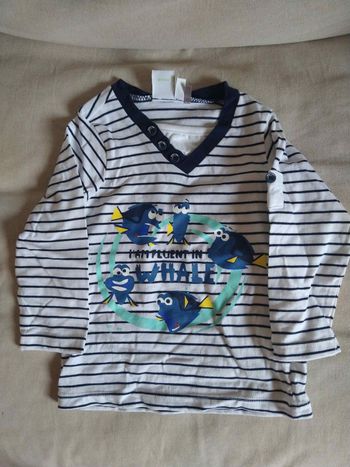 Maillot manches longues Dory Disney taille 12 mois en très bon état