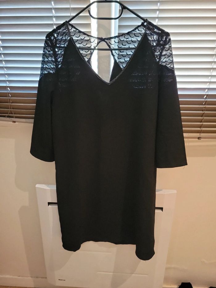 Robe noire - photo numéro 2