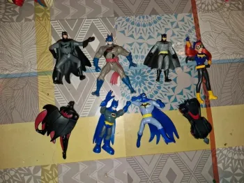 Lot de 8 figurines batman et catwoman