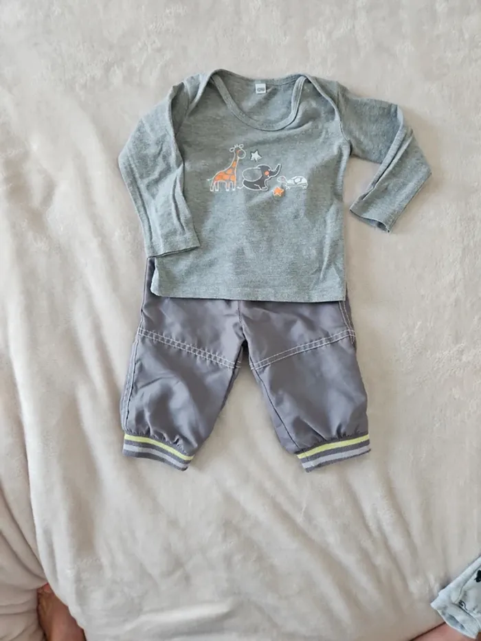 Jogging Tee-shirt 6 mois sans marque