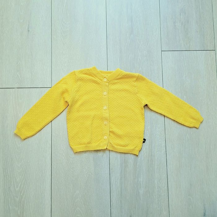 Gilet jaune. Fille 12 mois. Marque Kimadi