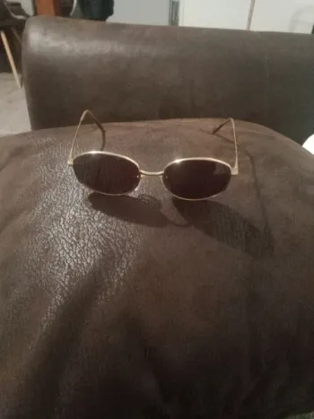 Paire de lunettes de soleil  vintage