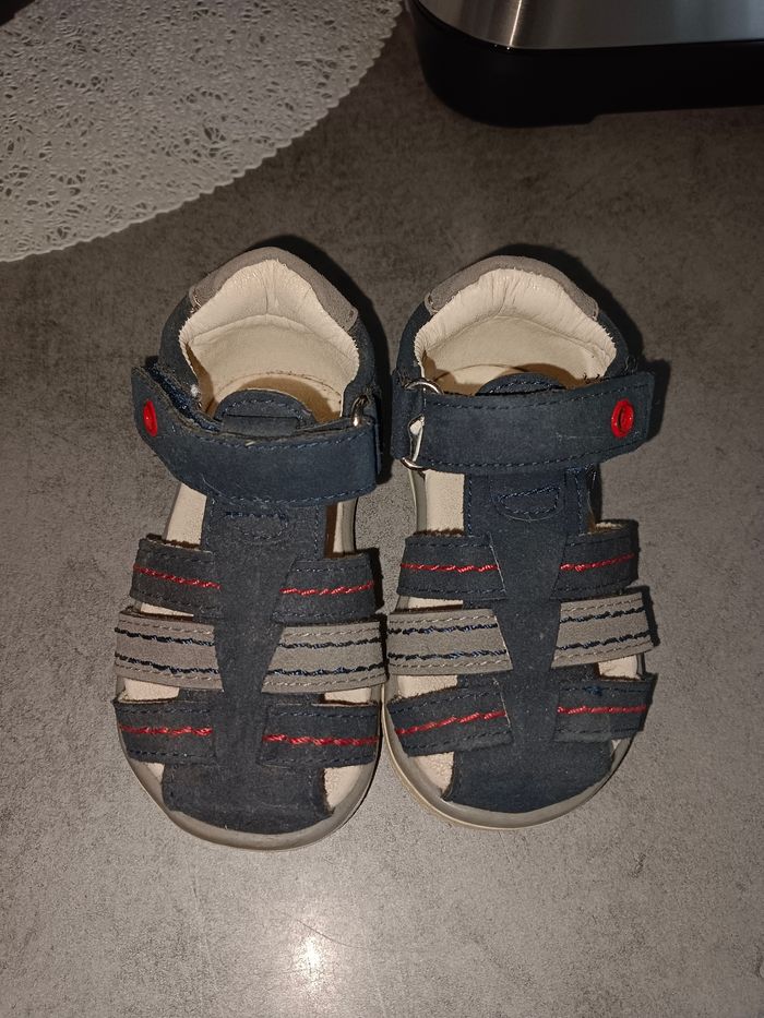 Chaussure bébé - photo numéro 3