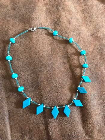 Collier vintage bleu