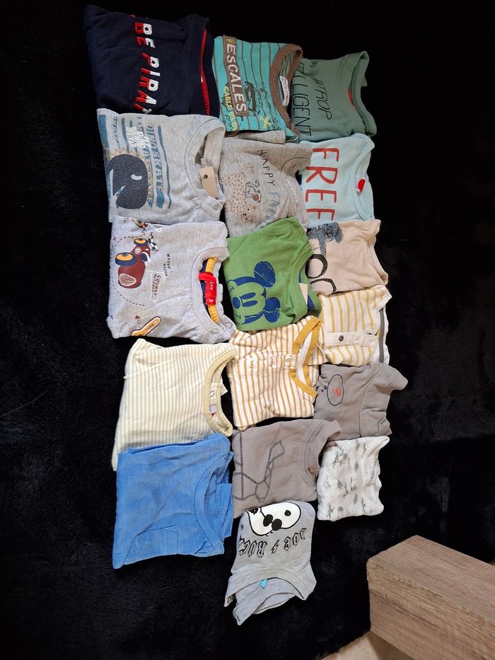 Lot d'environ 70 vêtements bébé 6 mois - photo numéro 6