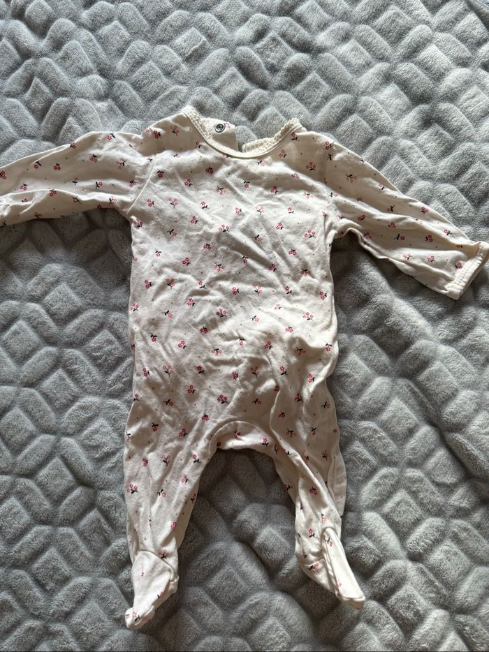 lots pyjamas et bodies - photo numéro 6