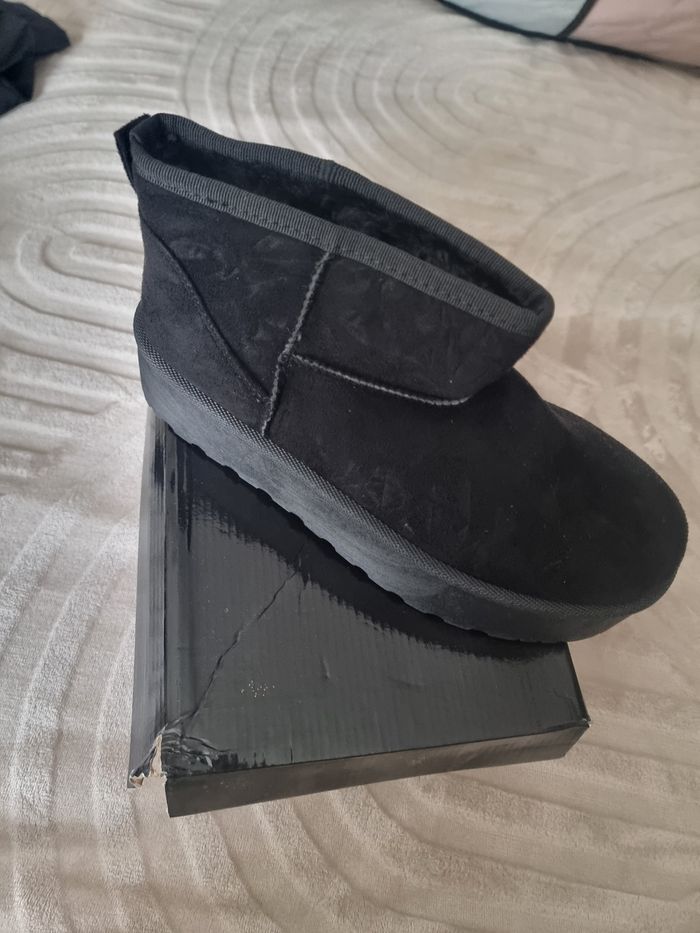 Boots noires fourrées neuves T.41 - photo numéro 3
