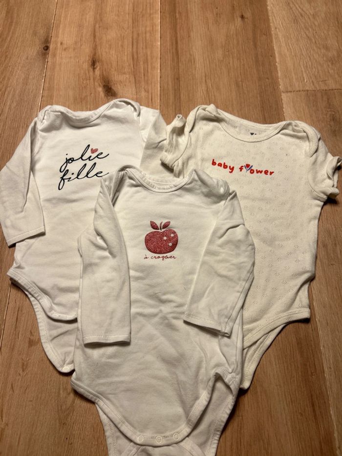 3 bodies 80 cm - photo numéro 2