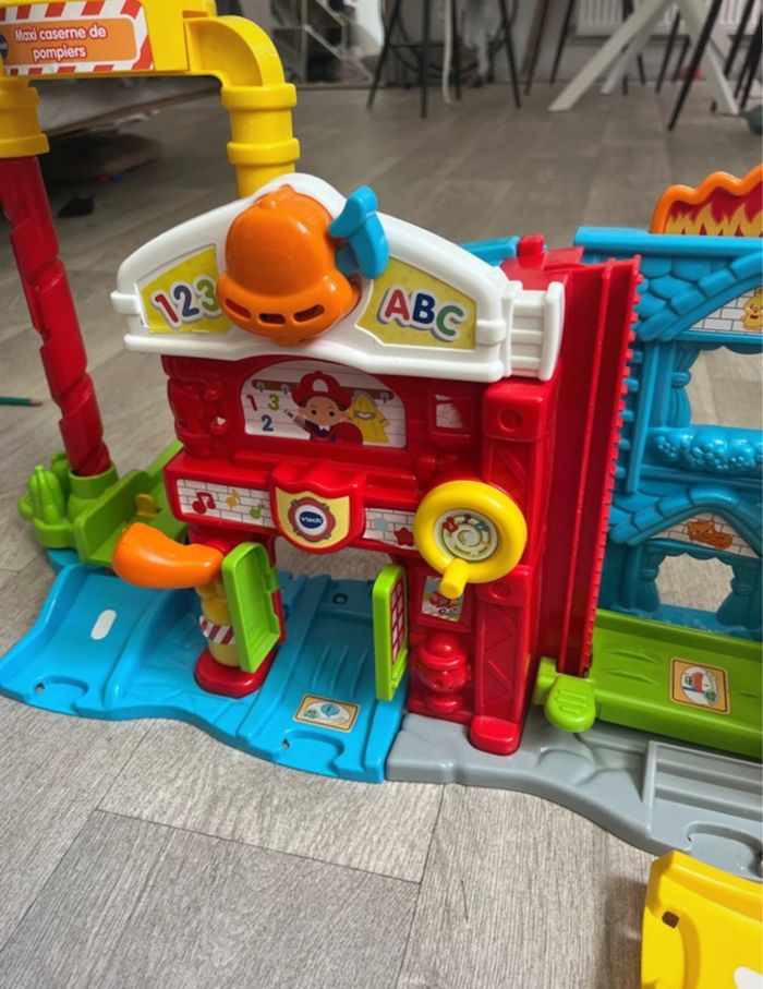 Mobile caserne de pompiers - photo numéro 2