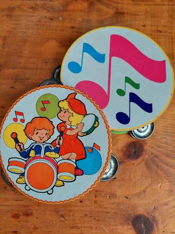 Lot de 2 tambourins en métal année 60