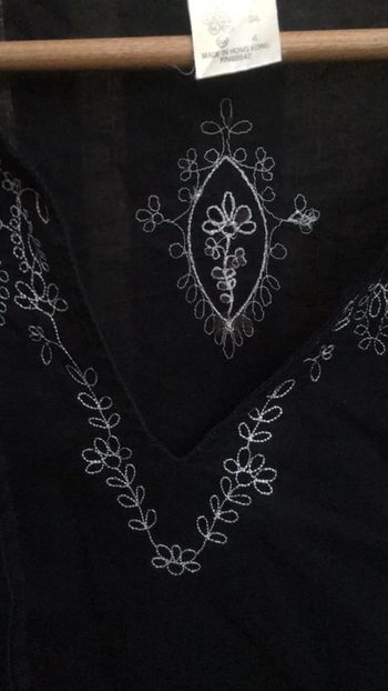 Jolie blouse brodée