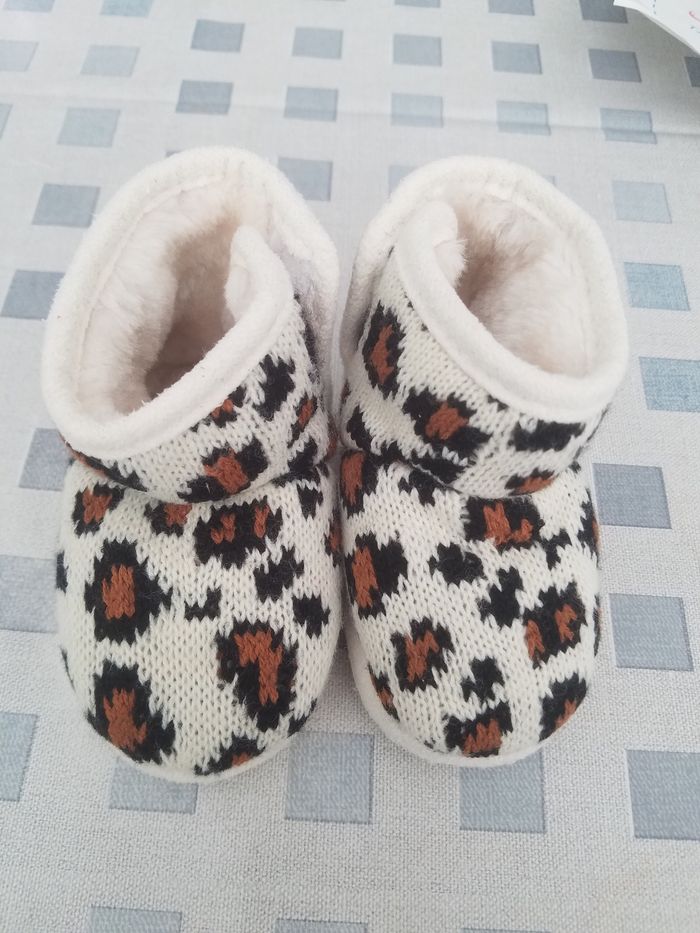 Chaussons fille T17
