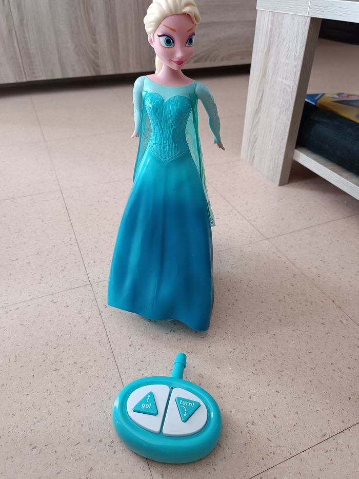 Poupée télécommandée elsa reine des neiges - photo numéro 2
