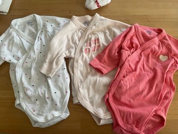 Lot bodies fille manche longue 1 mois