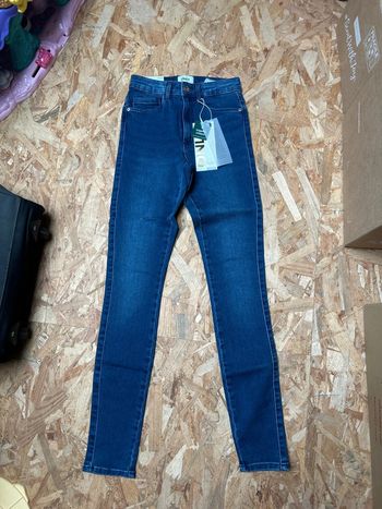 Jeans only neuf avec étiquette XS/32