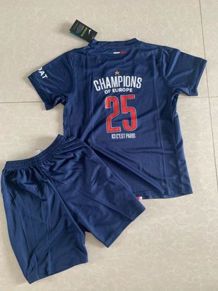 Maillot psg enfant collector taille 8-9 ans - photo numéro 4