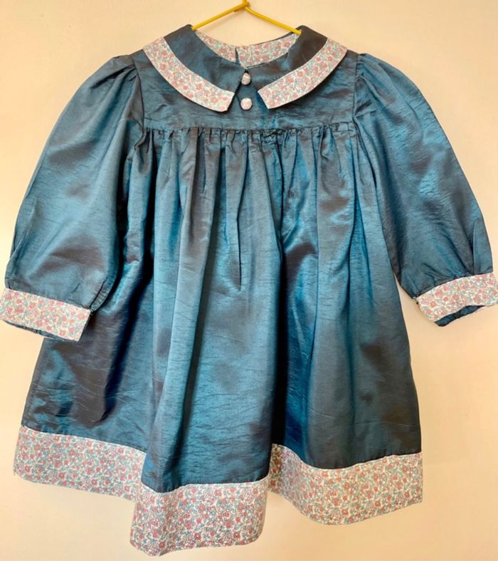 Robe Artisanale Fille Brodée, Nicaragua, Coton Et Dacron, Bleue, Taille 3, Neuve Sans étiquette