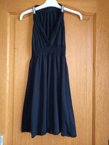 Robe noire sans manche Décolleté en V Taille 36