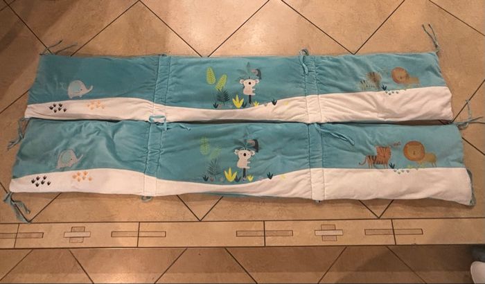 Tour de lit motifs jungle