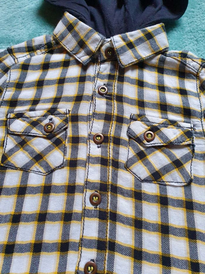 Magnifique chemise à capuche 6 mois - photo numéro 2