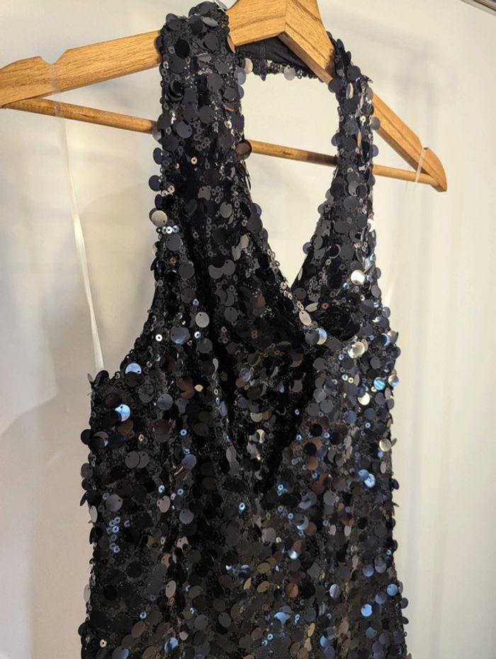 Robe a sequins décolleté noir - photo numéro 2