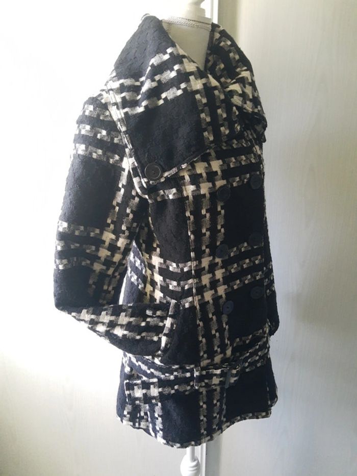 Manteau d’hiver laine carreaux noir et blanc gros col - photo numéro 4