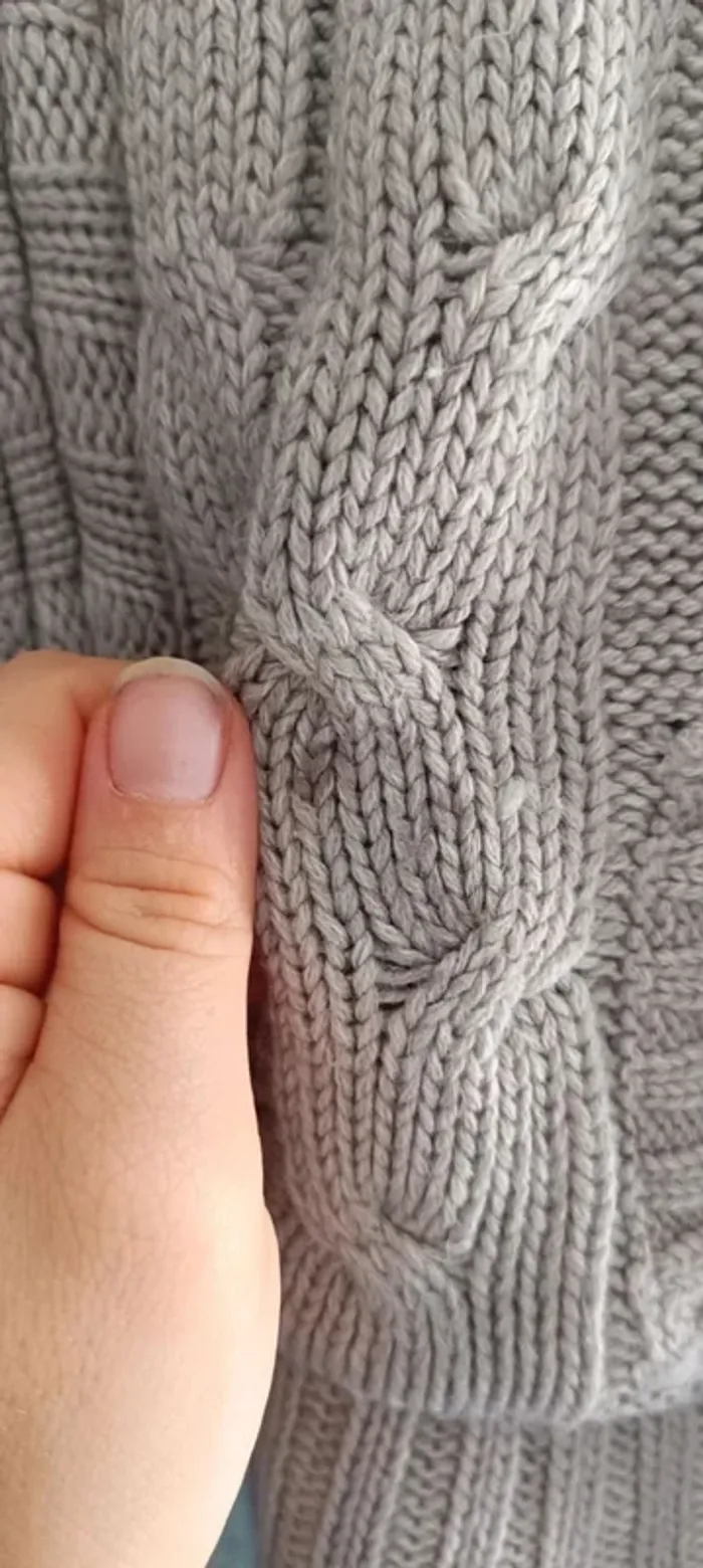 enfant 71- Gilet zippé à capuche, tissaia, 5 ans - photo numéro 2